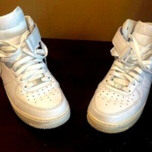 Men white mid Air Force 1 9.5